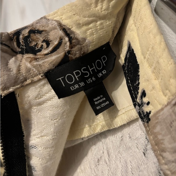 Topshop Yellow and Black Pleated A Line Skirt in size 6. Great condition! - Picture 7 of 16